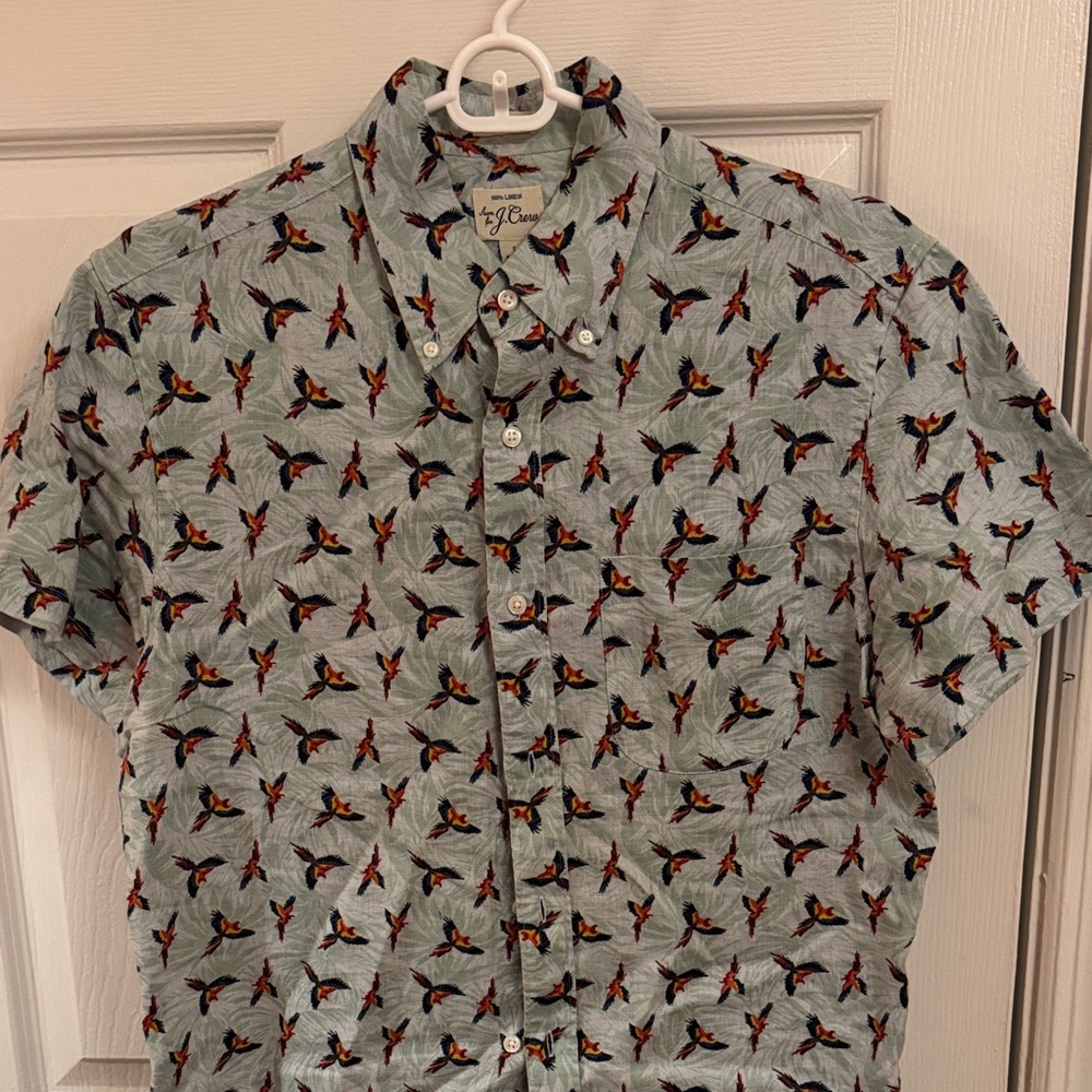 I. Crew Men's parrot resort  Shirt - Light blue